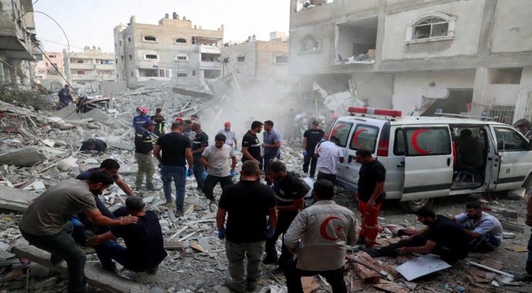 Israeli Strike Kills Gaza Police Colonel, Injures 17 in Khan Younis