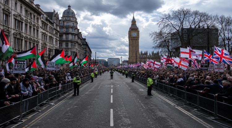 80,000 March in Rival Pro-Palestine and Anti-Immigration Protests in London