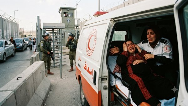 Pregnant Palestinian Woman Loses Unborn Child After Ambulance Delayed at Israeli Checkpoint