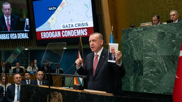Erdogan Condemns Gaza Crisis in UN Address, Raises Abbas Visa Denial