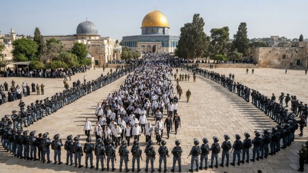 Israeli Police Guard 1,500 Settlers Entering Al-Aqsa Mosque Compound