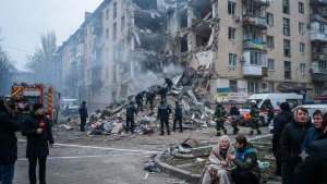 At Least Eight Killed as Russian Strikes Hit Ukraine Following Zelenskyy Warning